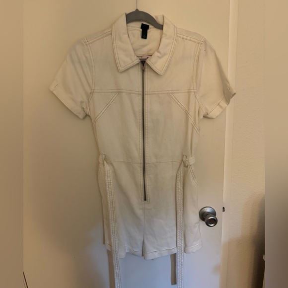 Target wild fable white denim romper- NWT sz M - Picture 3 of 6